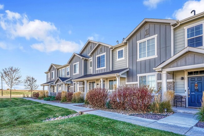 Building Photo - Former Model Home - Superb townhome in great location!