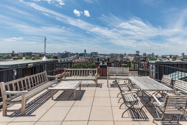 Building Photo - 416 Marlborough St