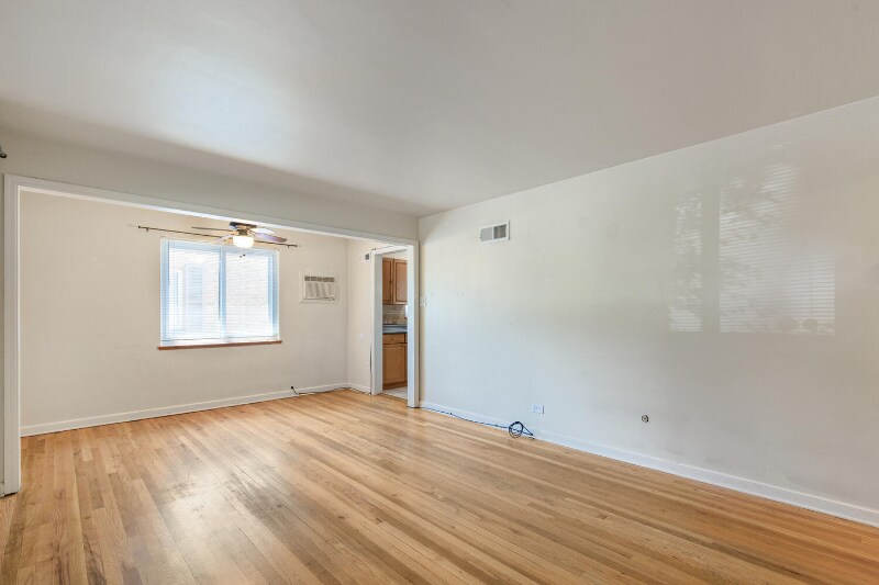 Building Photo - 1663 Poplar St