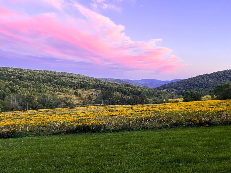 Building Photo - 2697 Chambers Hollow Rd