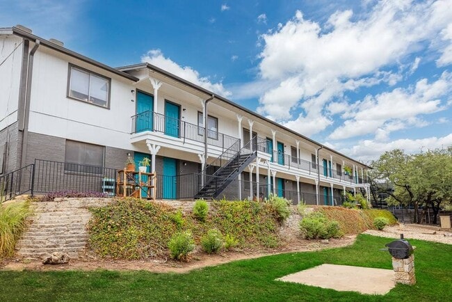 Building Photo - 8100 N Mopac Service Rd