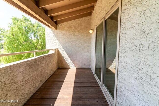 Building Photo - 4150 E Cactus Rd