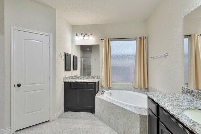 Building Photo - 2882 Coral Sky
