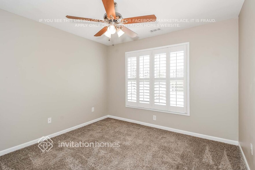 Building Photo - 2026 Castlemaine Cir