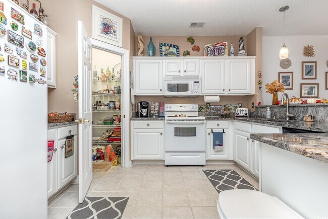 Building Photo - 5056 Glenbrook Dr