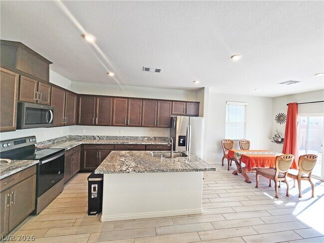 Building Photo - 3529 Malheur Ave