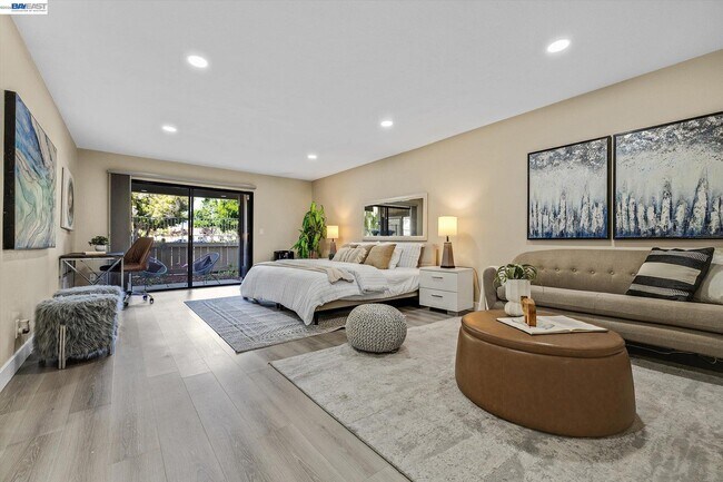 Building Photo - 39139 Argonaut Way