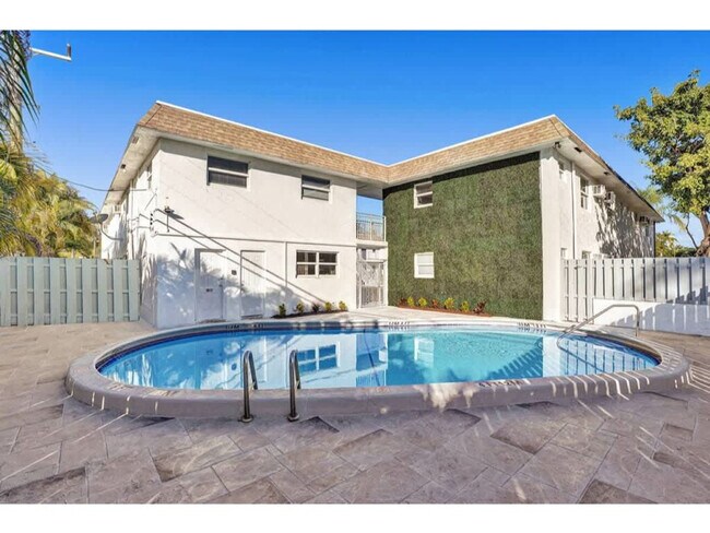 Building Photo - 50 Davie Blvd