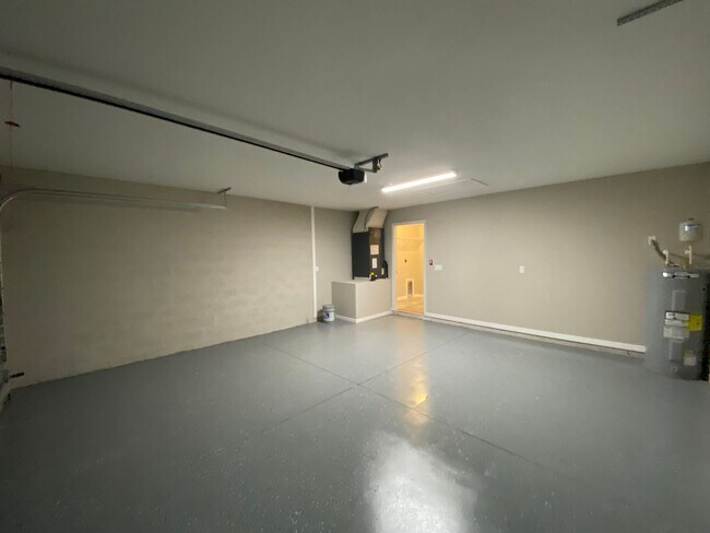 Building Photo - Custom Home - Desirable SW Ocala neighborhood 3/2/2 ** Wont Last**