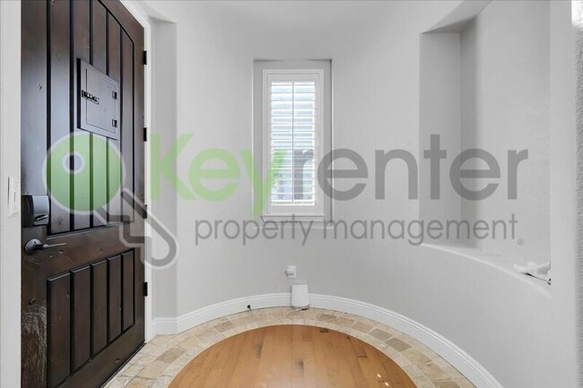 Building Photo - 6820 Cherry Ridge Cir
