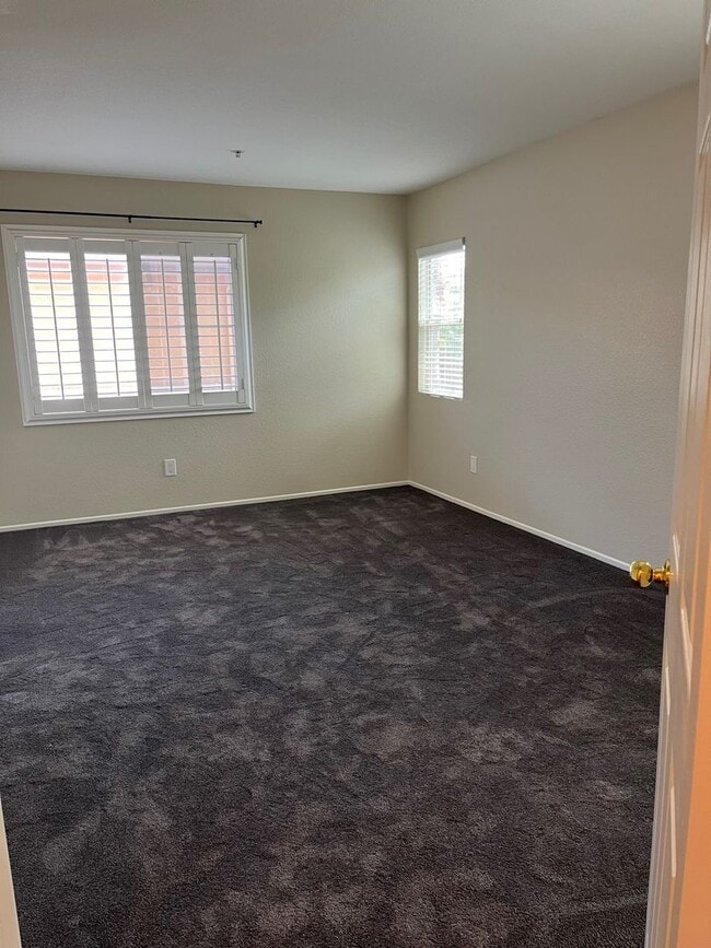 Building Photo - 3 Bedroom 2 1/2 bath Murrieta Townhome