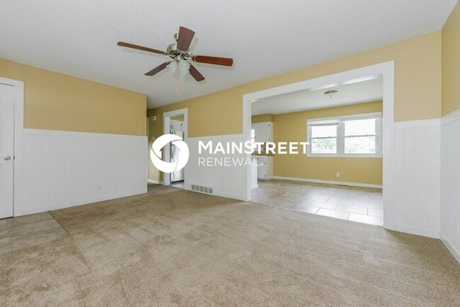 Building Photo - 4 Bedroom Pet-Friendly Home in Leavenworth, KS with Main Street Renewal