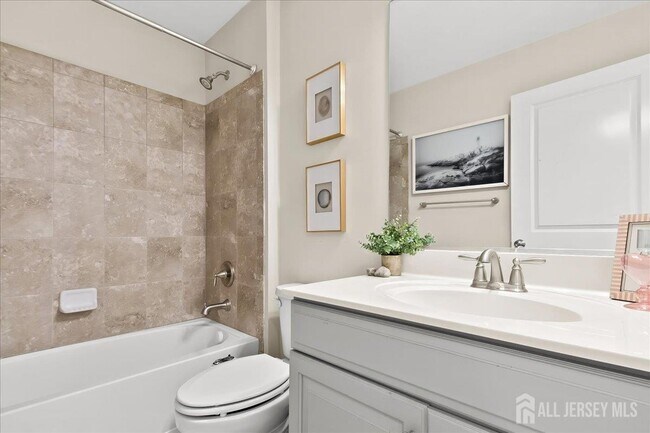 Building Photo - 905 Chalmers Ln