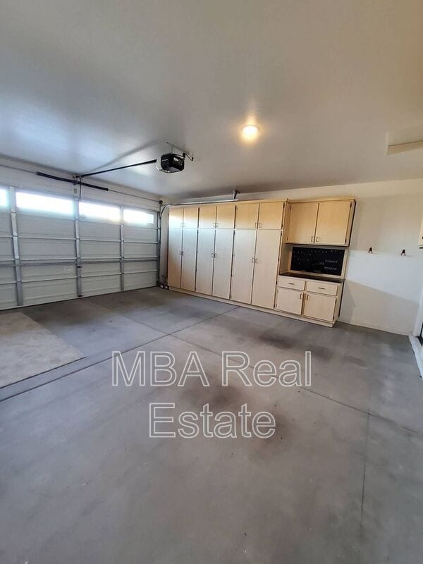 Building Photo - 704 N 152nd Dr