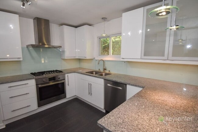 Building Photo - 981 Limekiln Rd