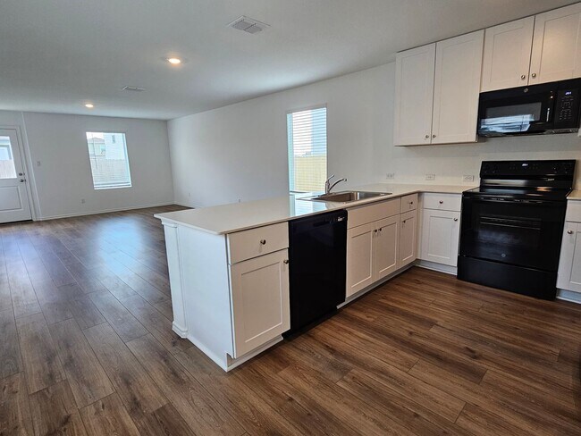 Building Photo - New 4 Bed / 2.5 Bath Home in Jarrell