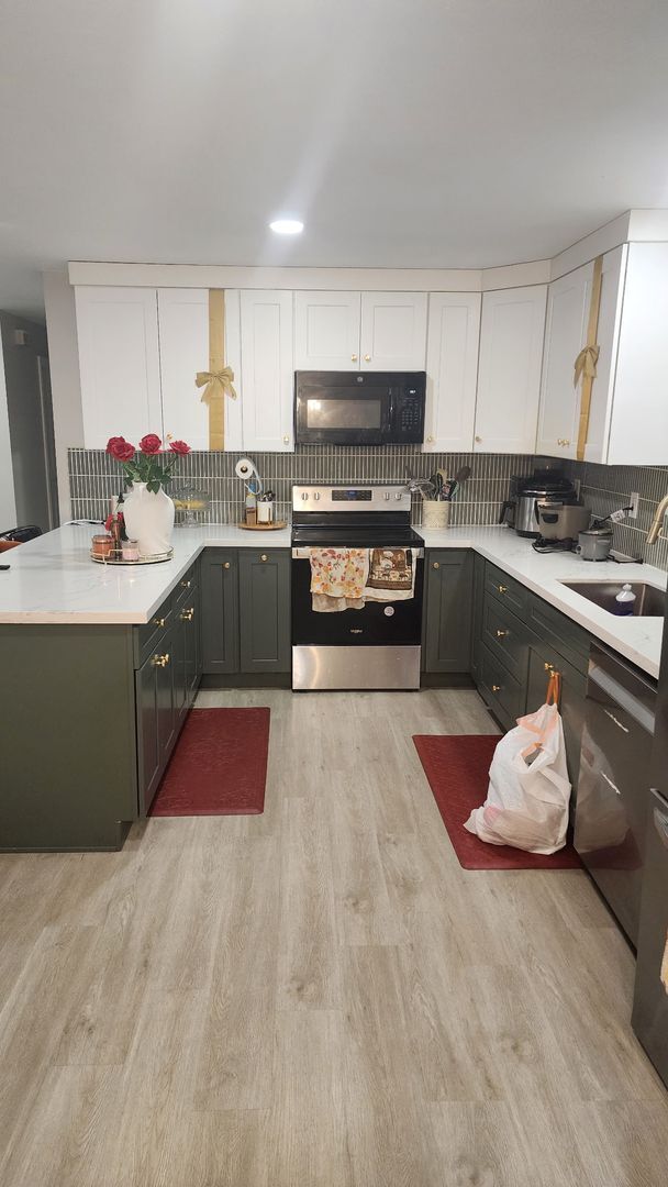 Building Photo - Renovated 4-Bedroom Single-Level Home in Quiet Kent Central Location