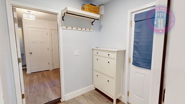 Building Photo - Newly Remodeled Home With Large Yard In Ro...