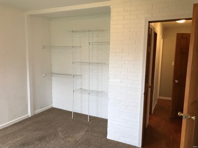 Building Photo - 600 W Cherokee Dr