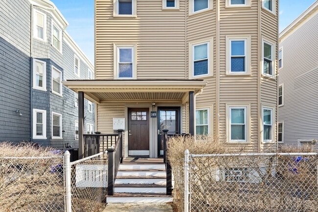 Building Photo - 143 Sydney St