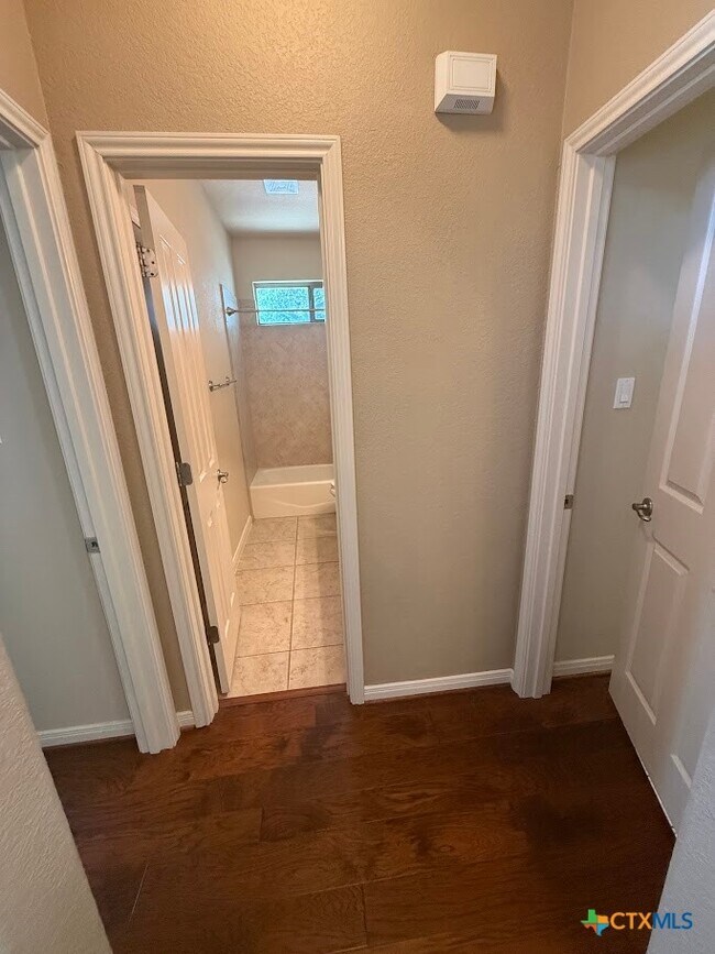 Building Photo - 270 Delanoy Dr