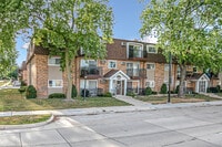 Building Photo - 10540 Ridgeland Ave
