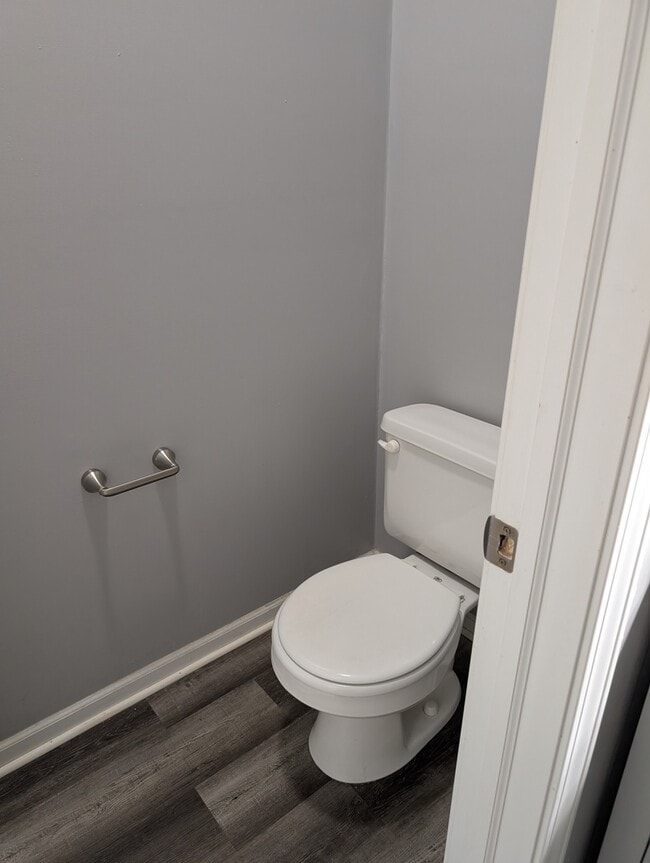 Building Photo - 1966 Alinda Ave