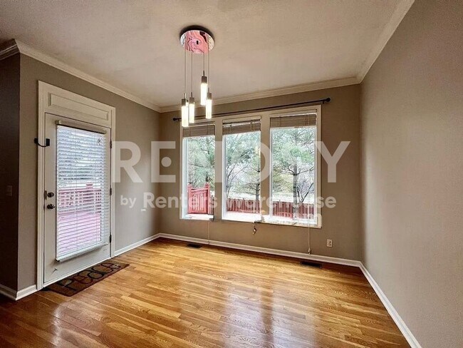 Building Photo - 5 Bedroom Home in Overland Park
