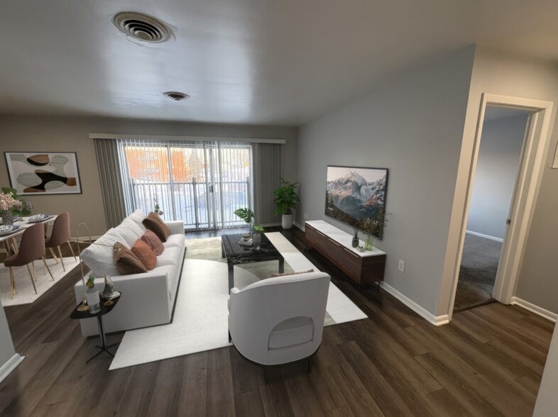 Building Photo - Lakeshore Place