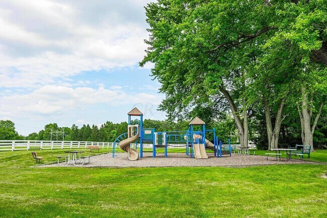 Building Photo - 1255 Jensen Park Dr