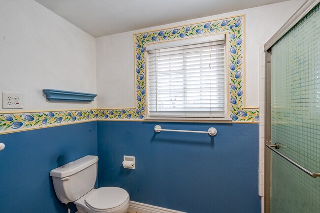 Building Photo - 7137 Milner Dr