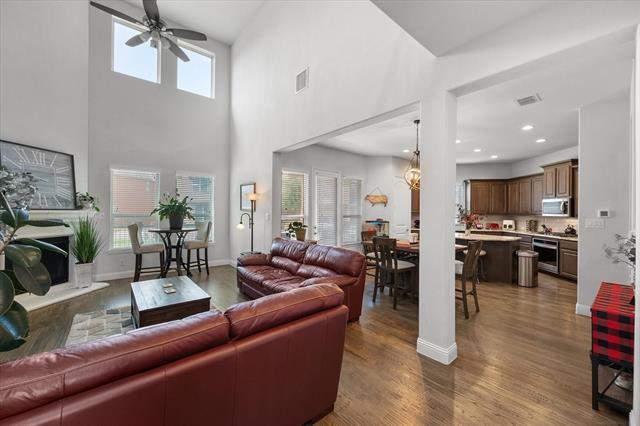 Primary Photo - 2685 Venice Dr