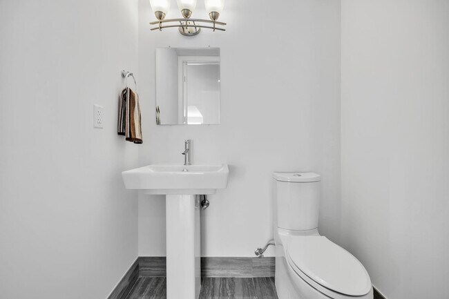 Building Photo - 612 Bayshore Dr