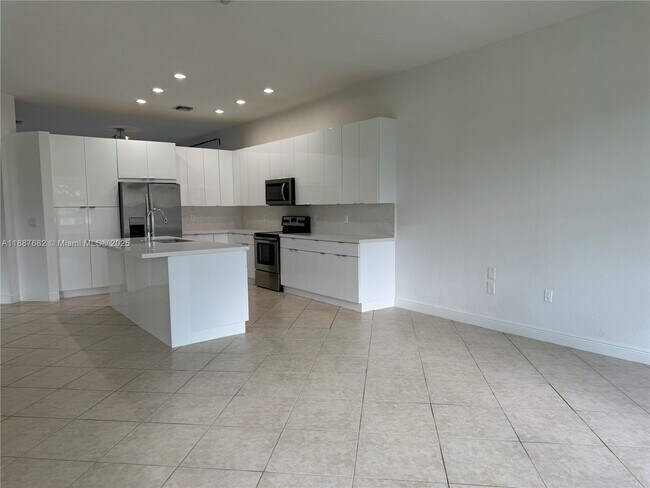 Building Photo - 4337 Laurel Pl