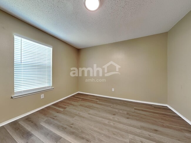 Building Photo - 2821 Bentridge Dr