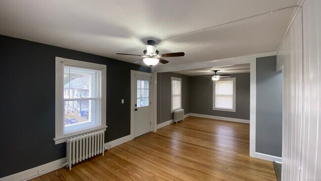 Building Photo - 26 Pine St