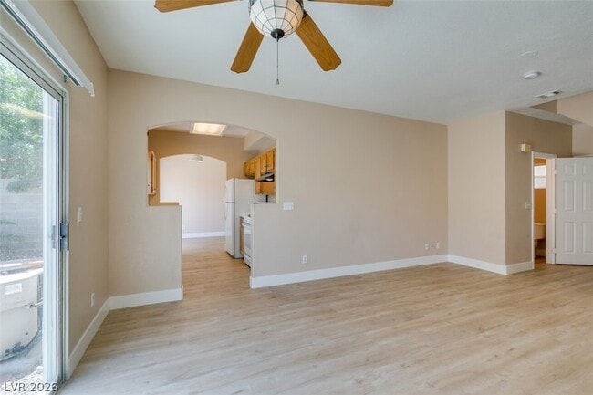 Building Photo - 1401 Sycamore Spring Ct