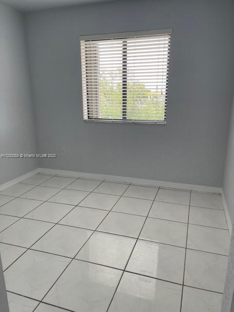 Building Photo - 9340 Fontainebleau Blvd