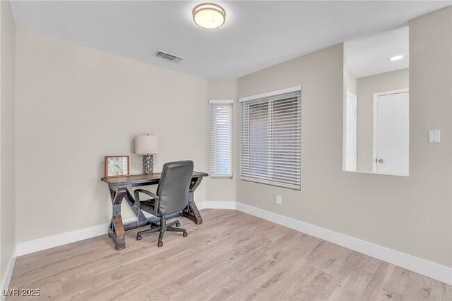 Building Photo - 2312 Fairbourne Way