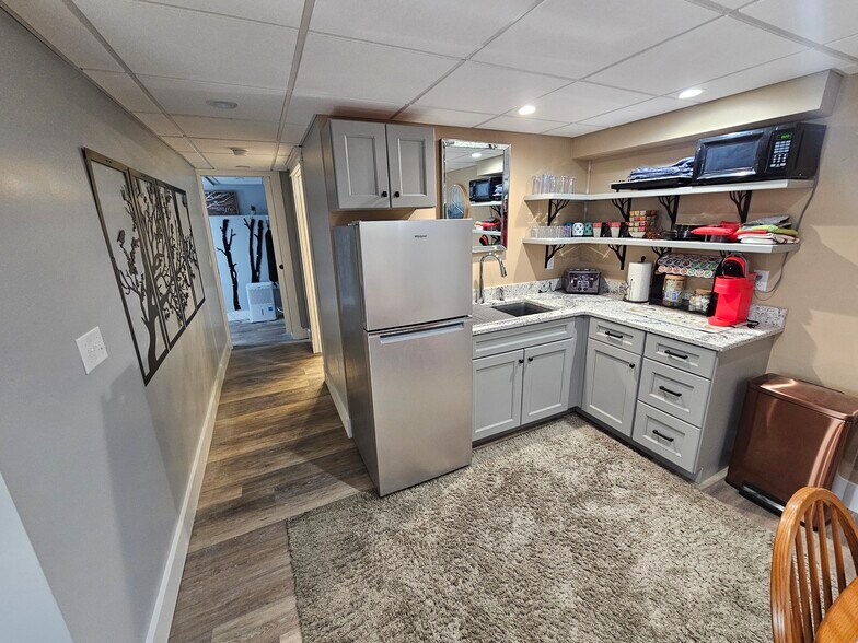 Building Photo - 435 High St