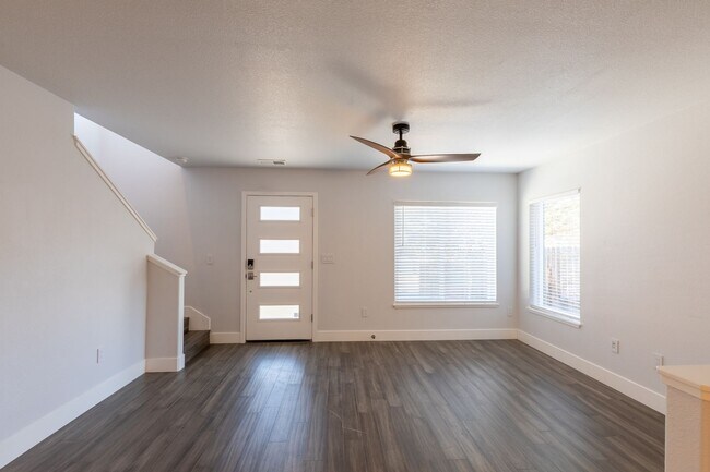 Building Photo - 1056 Watt St
