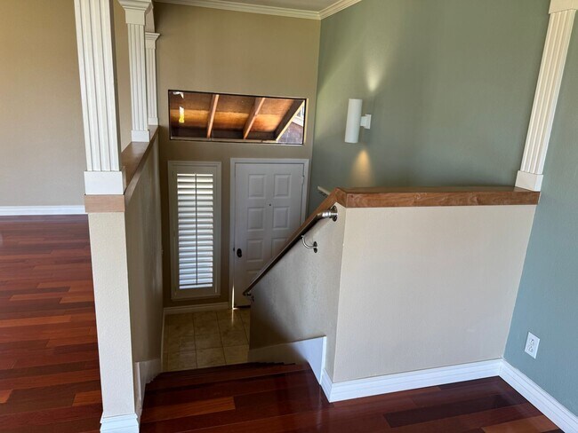 Building Photo - 2750 Sea View Pkwy
