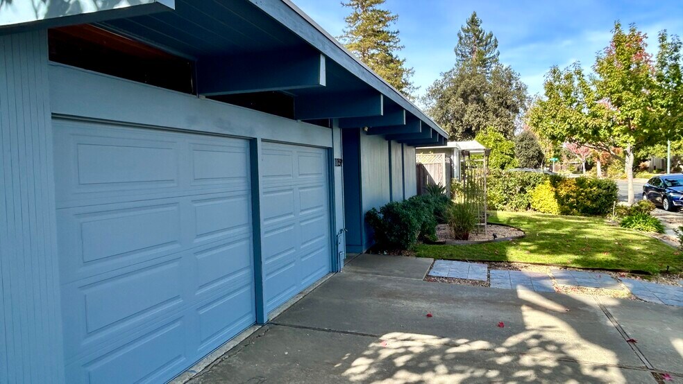 Building Photo - 1159 Pome Ave