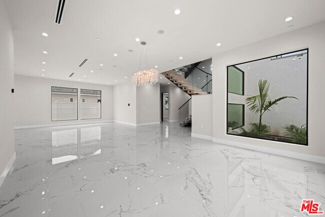 Building Photo - 1439 Edris Dr