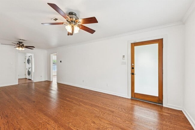 Building Photo - 903 Chote Ave