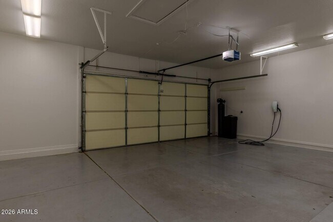 Building Photo - 3125 E Cottonwood Ln