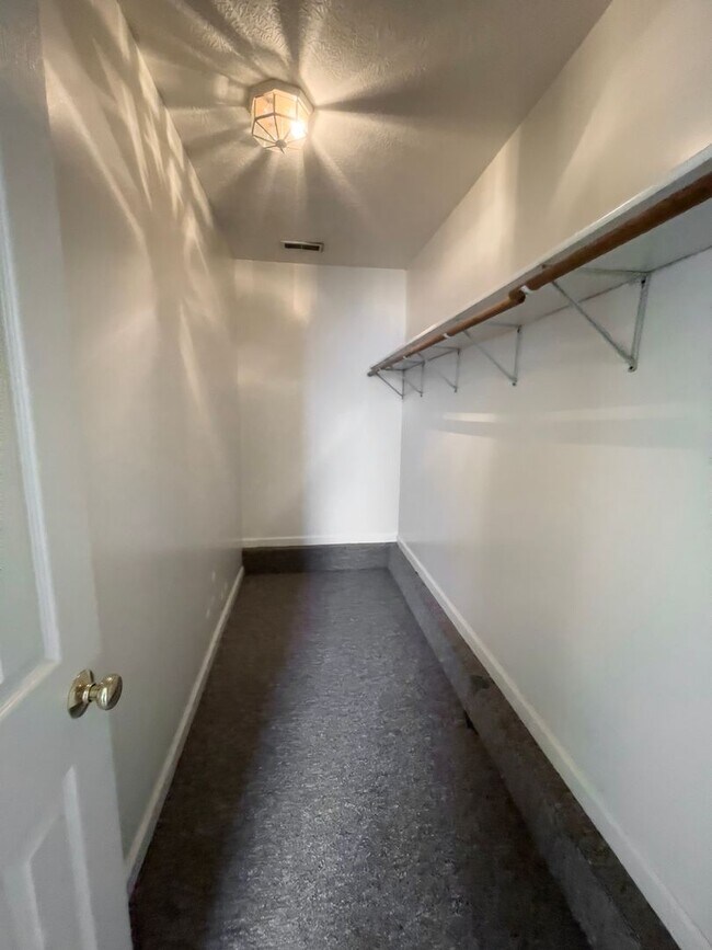 Building Photo - Yorktown School District