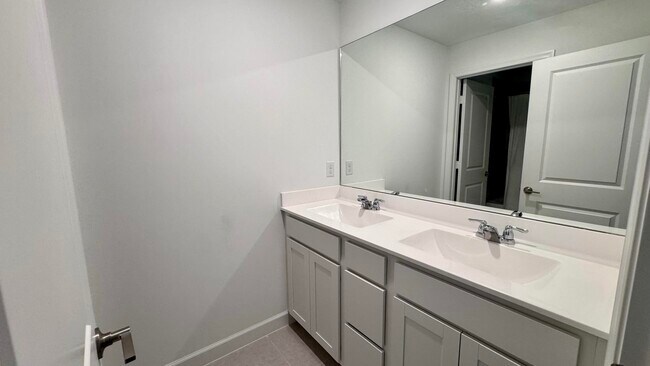 Building Photo - 6371 Windwood Wy