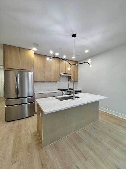 Building Photo - 85 W High St