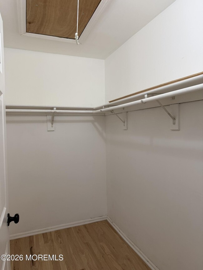 Building Photo - 597 Woodbine Ln